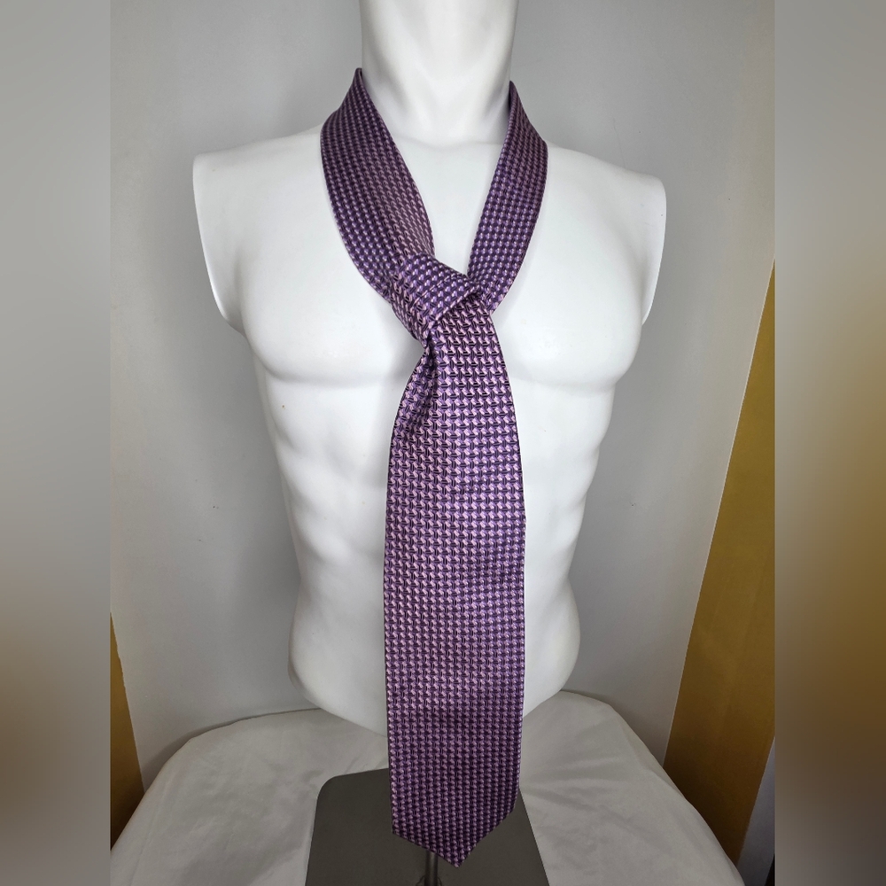 Daniel Dolce - Elegant Purple Houndstooth Pattern Hand Made Tie for Men